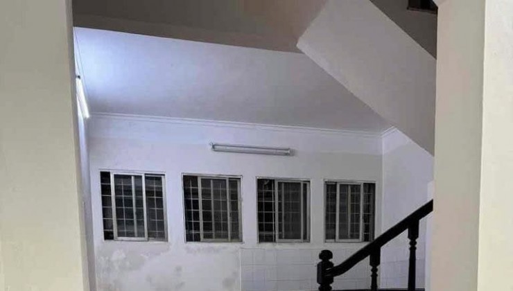 Cho thuê nhà làm VP kinh doanh, TT dạy học Phố Hoàng Ngân, 3 tầng, 90m2, MT 5m, 19 Triệu